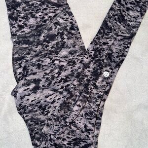 lululemon athletica Black Gray Patterned Leggings